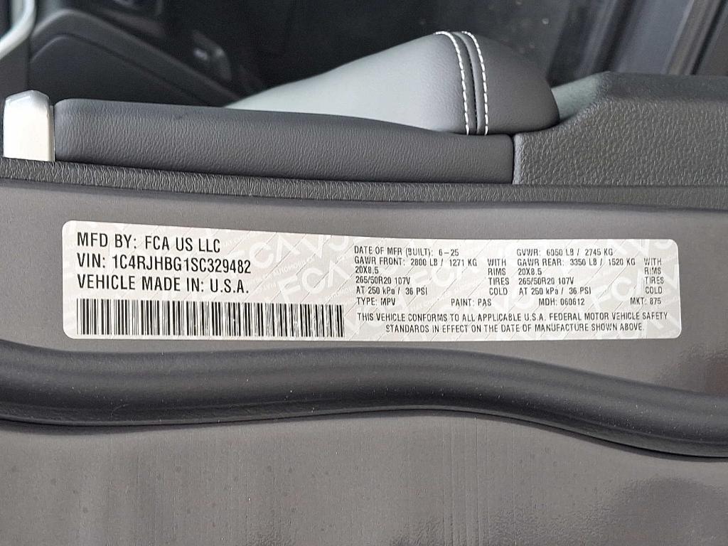 new 2025 Jeep Grand Cherokee car