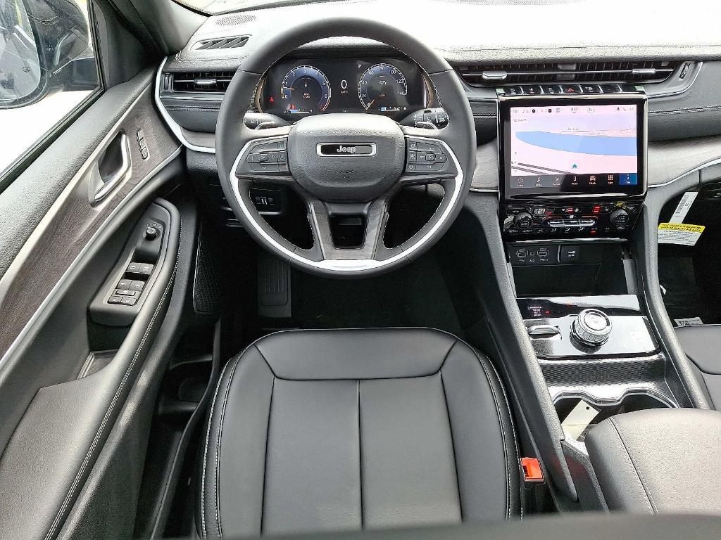 new 2025 Jeep Grand Cherokee car