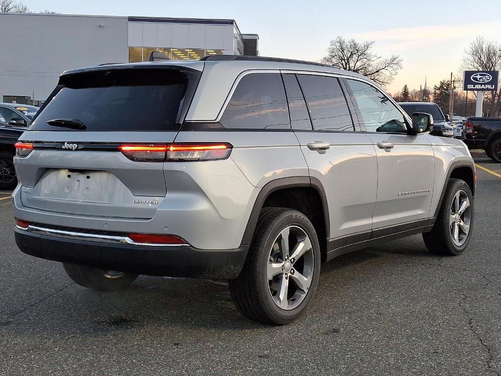 new 2025 Jeep Grand Cherokee car, priced at $52,130