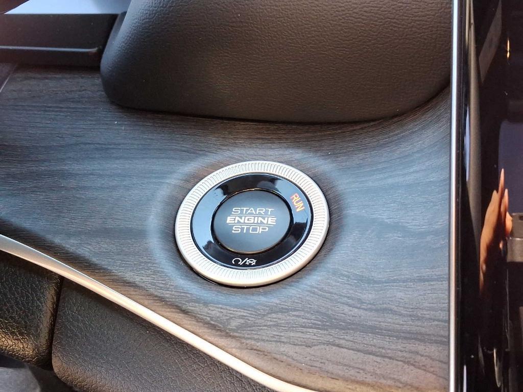 new 2025 Jeep Grand Cherokee car, priced at $48,519
