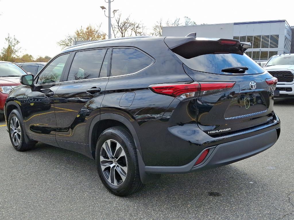 used 2023 Toyota Highlander car, priced at $37,551