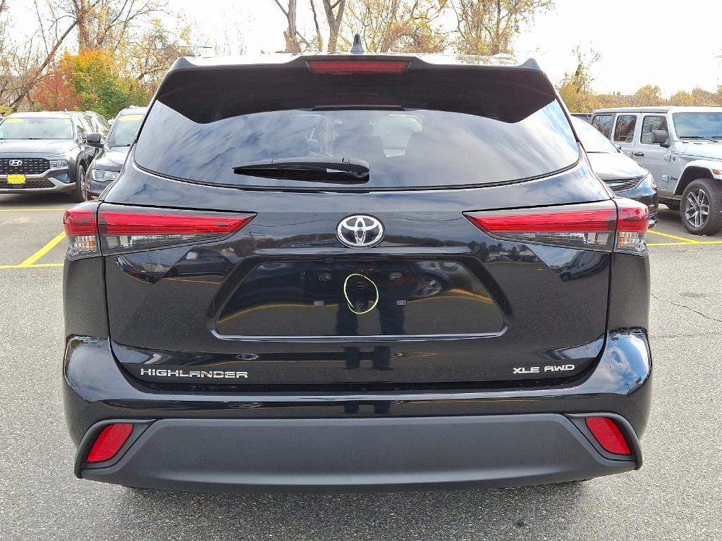 used 2023 Toyota Highlander car, priced at $37,551