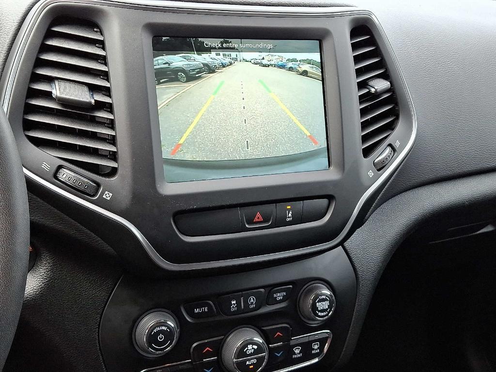 used 2022 Jeep Cherokee car, priced at $25,669