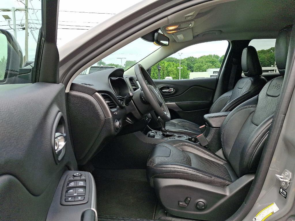 used 2022 Jeep Cherokee car, priced at $25,669