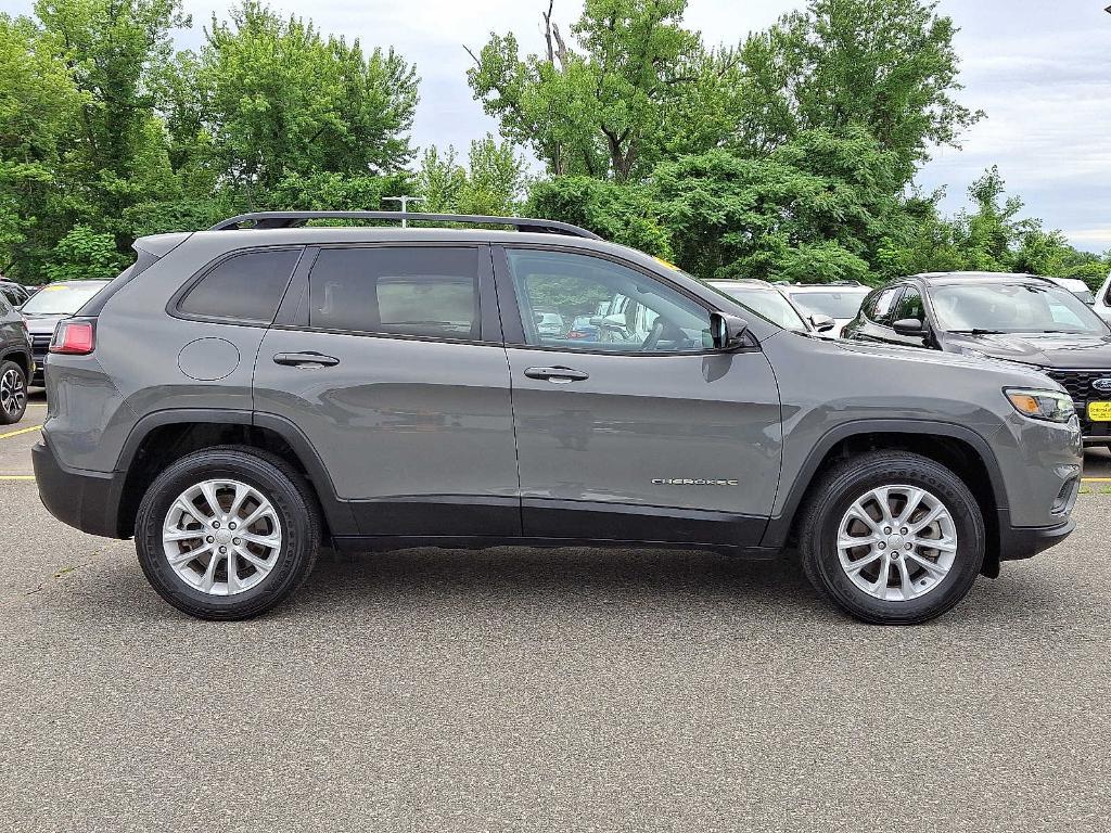used 2022 Jeep Cherokee car, priced at $25,669