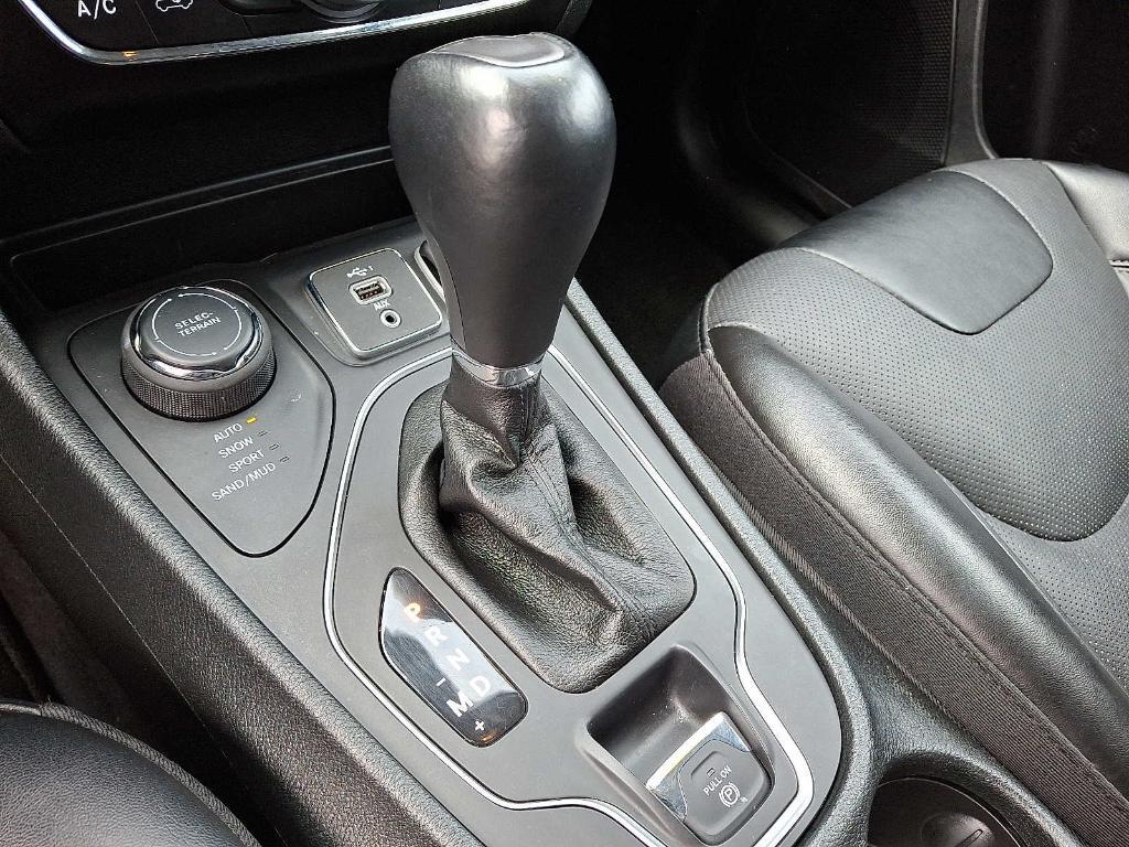 used 2022 Jeep Cherokee car, priced at $25,669