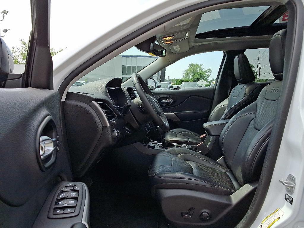 used 2022 Jeep Cherokee car, priced at $26,878