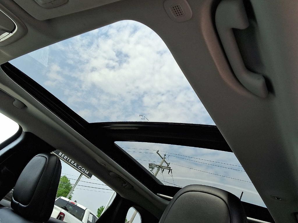 used 2022 Jeep Cherokee car, priced at $26,878