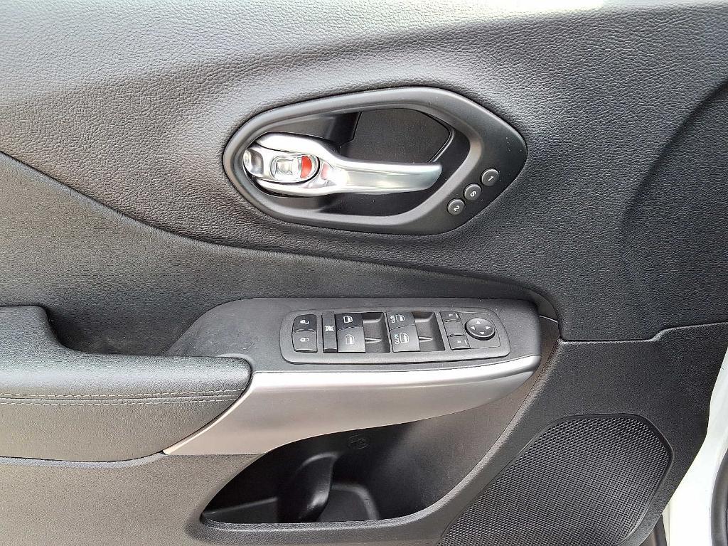 used 2022 Jeep Cherokee car, priced at $26,878