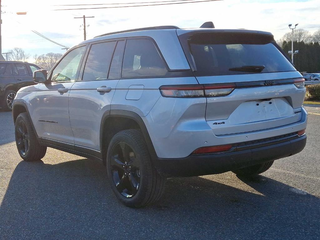 new 2025 Jeep Grand Cherokee car, priced at $51,305
