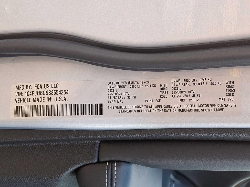 new 2025 Jeep Grand Cherokee car, priced at $51,305