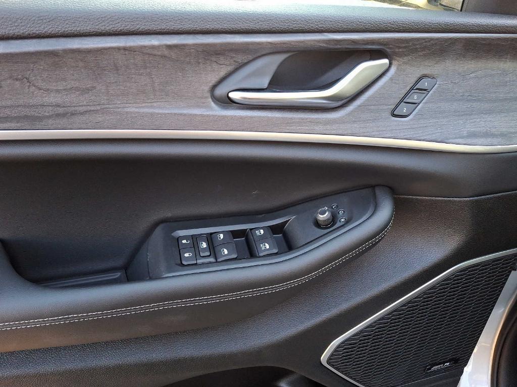 new 2025 Jeep Grand Cherokee car, priced at $51,305