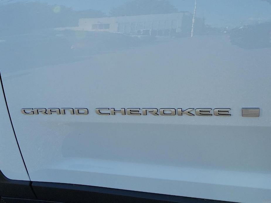 new 2024 Jeep Grand Cherokee car, priced at $41,976