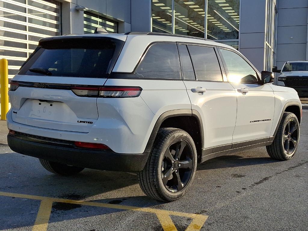 new 2025 Jeep Grand Cherokee car, priced at $52,014