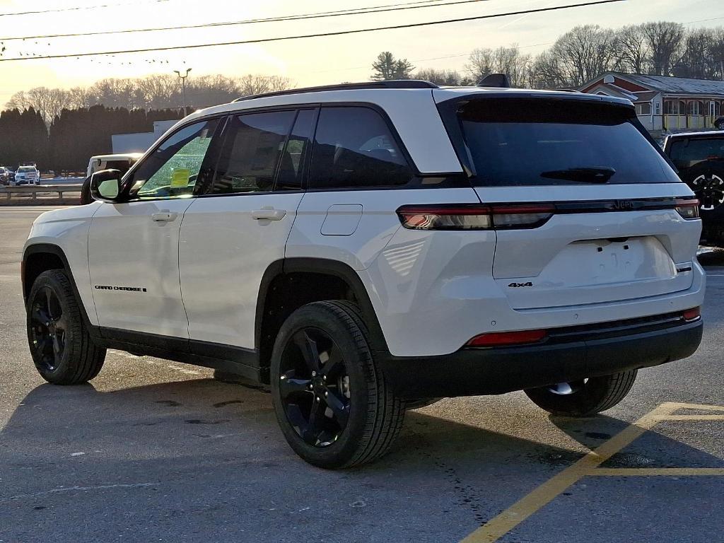 new 2025 Jeep Grand Cherokee car, priced at $52,014