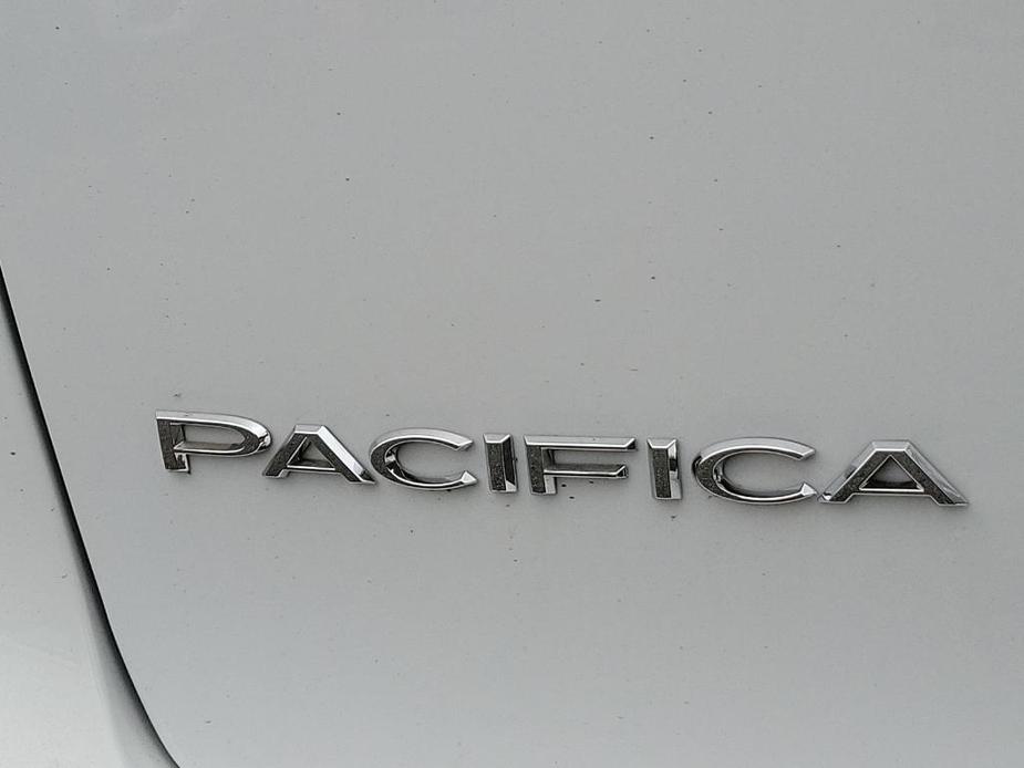 new 2024 Chrysler Pacifica car, priced at $41,659