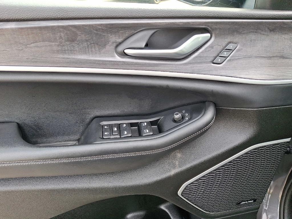 used 2022 Jeep Grand Cherokee car, priced at $29,966