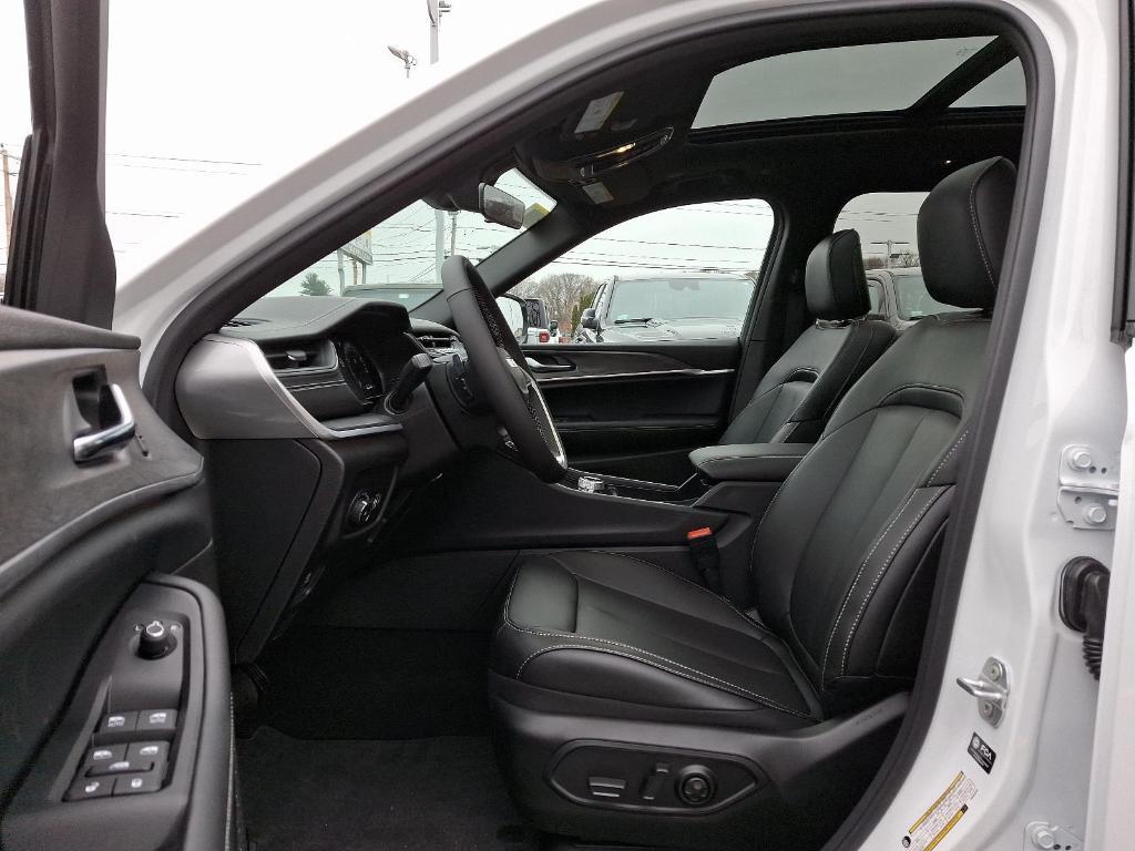 new 2025 Jeep Grand Cherokee L car, priced at $50,810