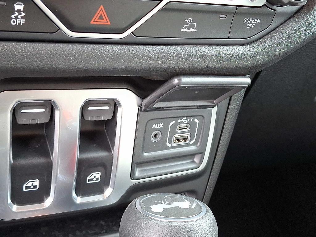 new 2025 Jeep Wrangler car
