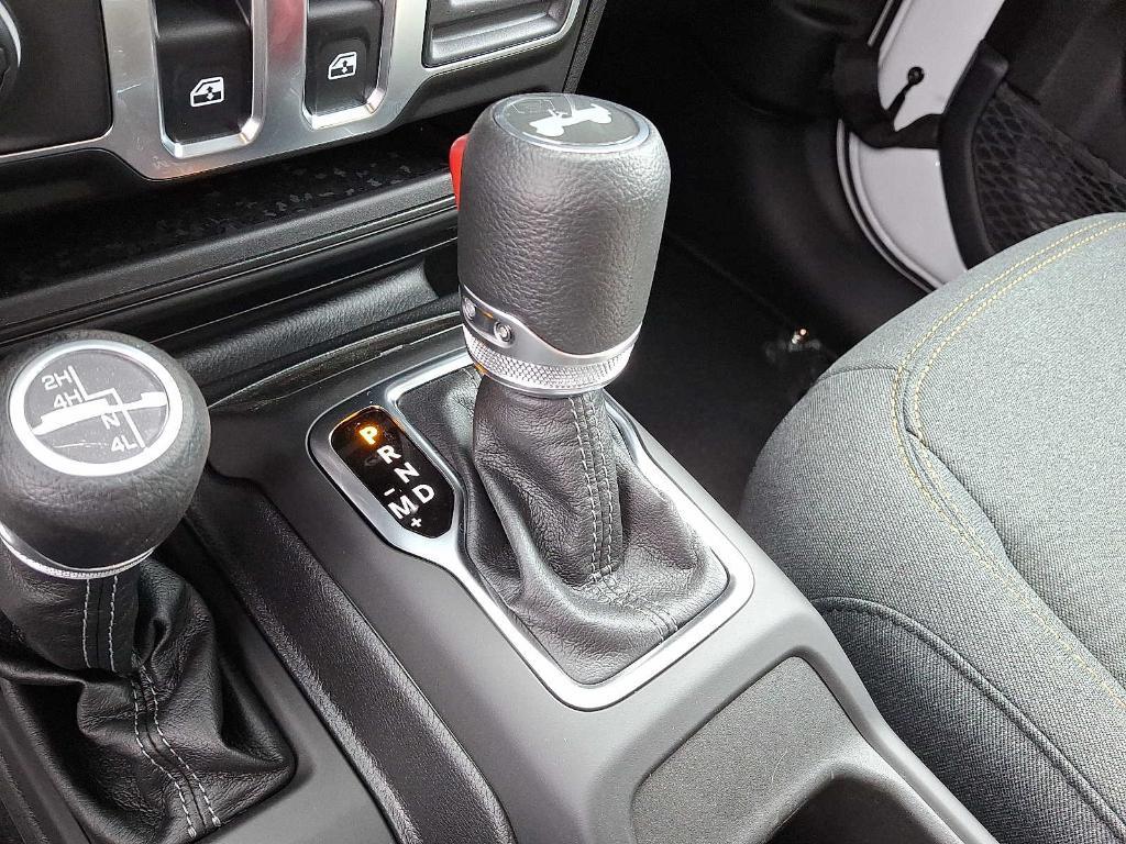 new 2025 Jeep Wrangler car