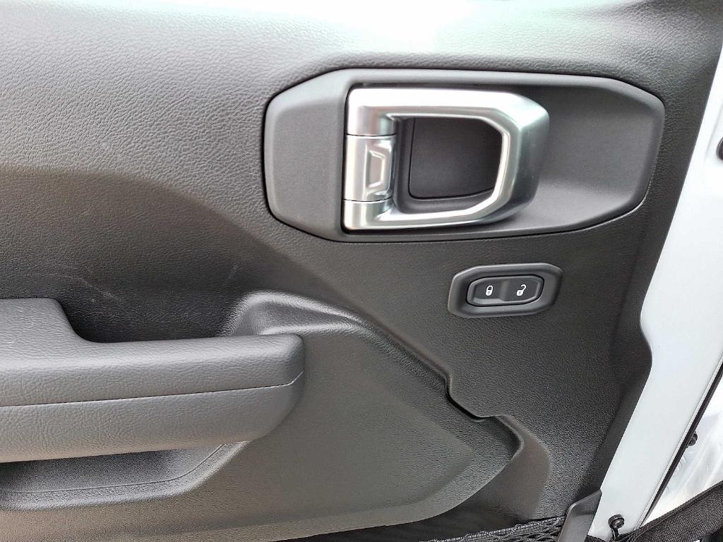 new 2025 Jeep Wrangler car