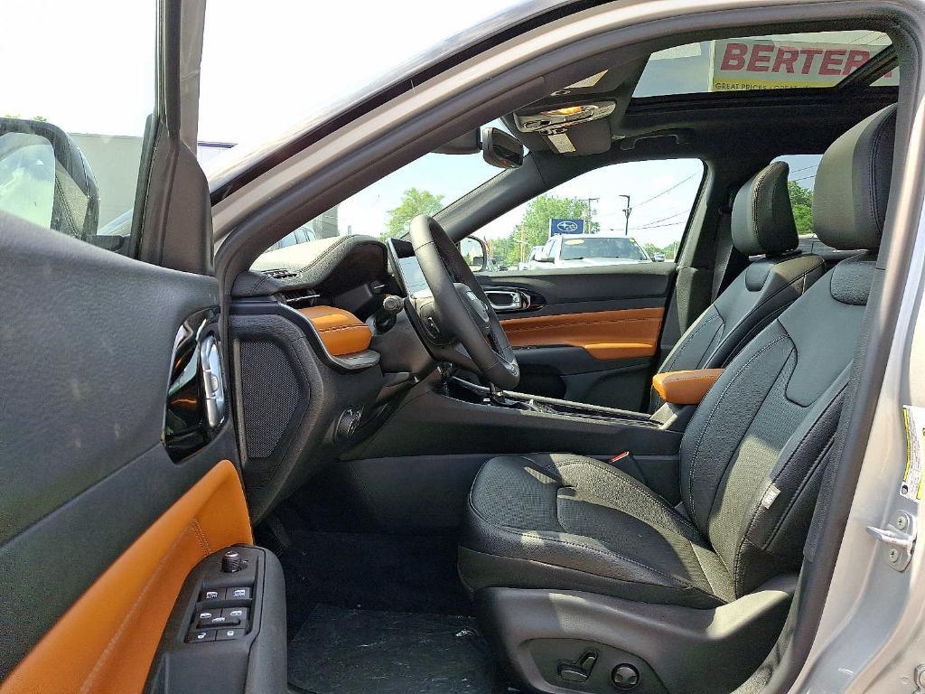 new 2025 Jeep Compass car, priced at $37,896