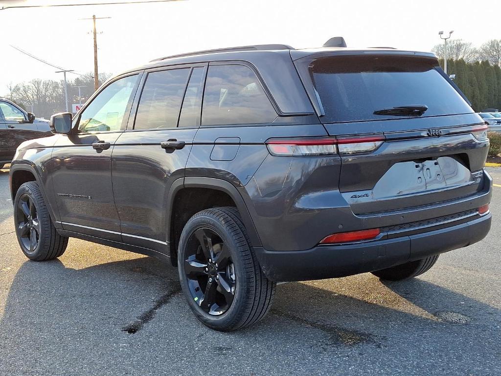 new 2025 Jeep Grand Cherokee car, priced at $49,305