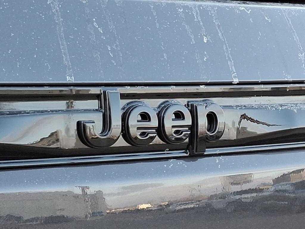 new 2025 Jeep Grand Cherokee car, priced at $49,305