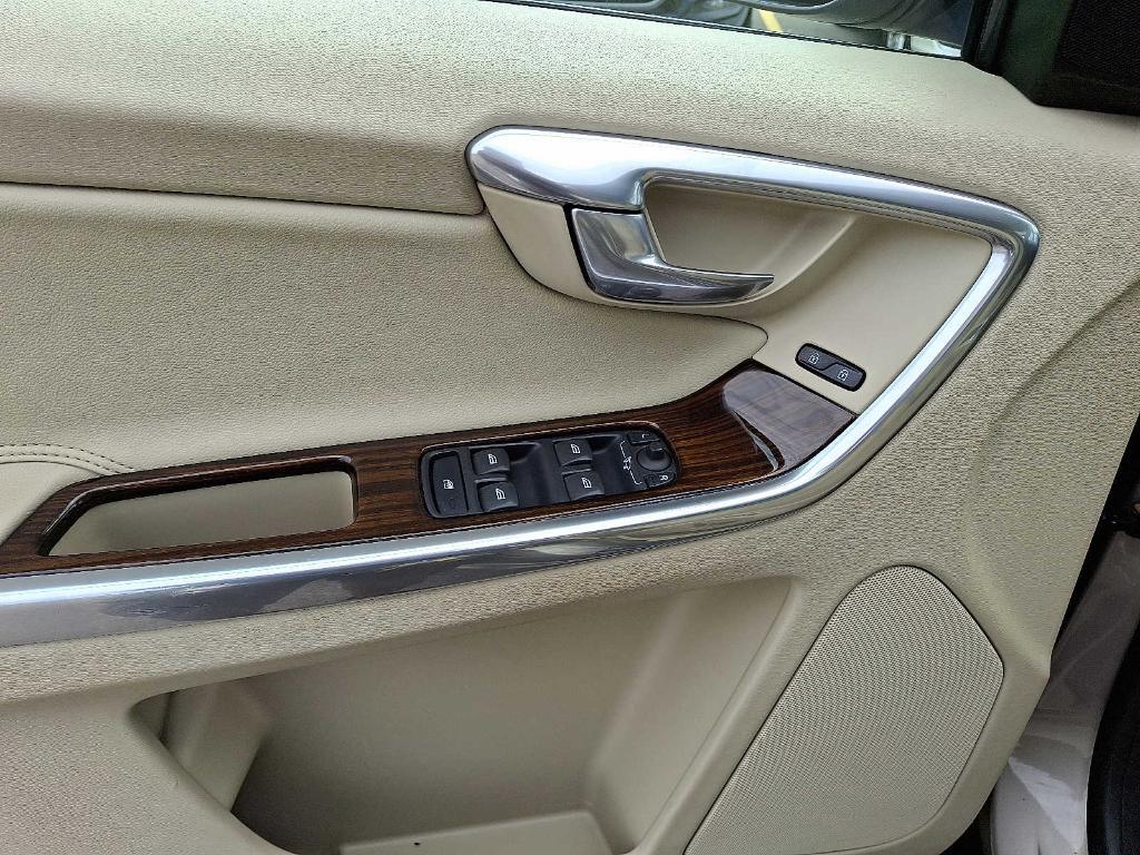 used 2015 Volvo XC60 car, priced at $14,968