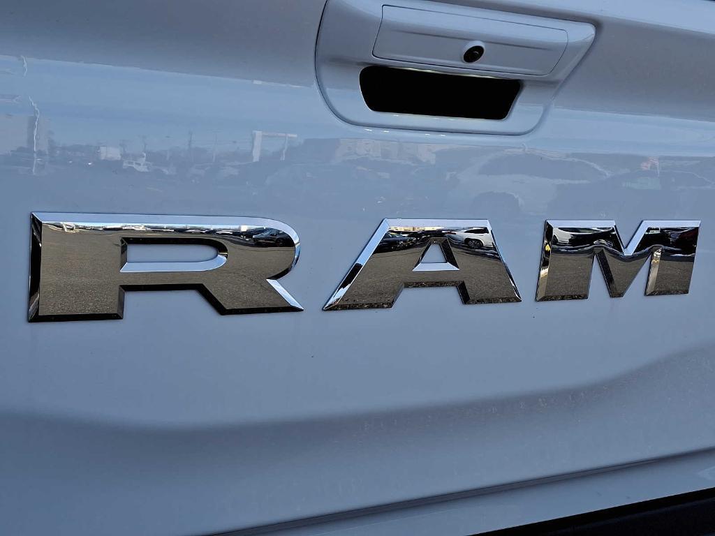 new 2025 Ram 1500 car, priced at $48,571