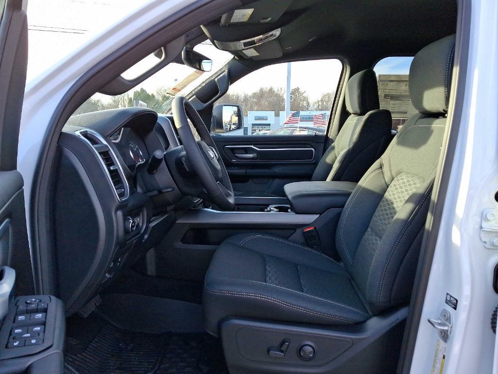 new 2025 Ram 1500 car, priced at $48,571