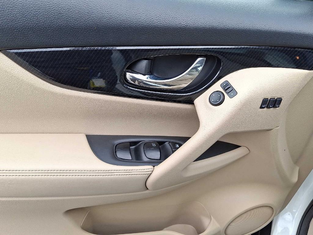 used 2019 Nissan Rogue car, priced at $18,911