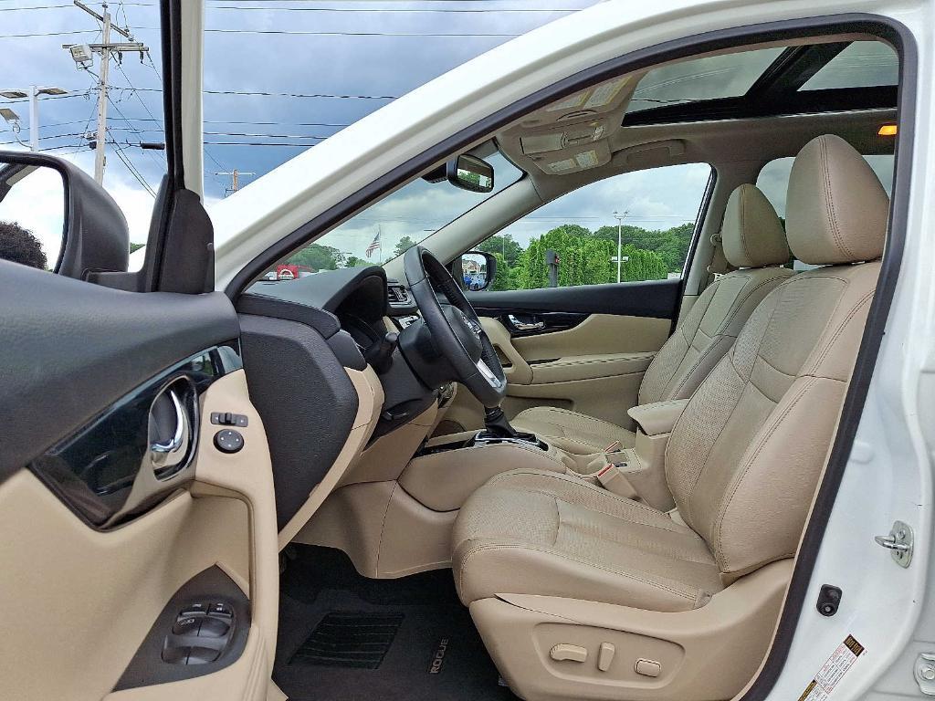 used 2019 Nissan Rogue car, priced at $18,911