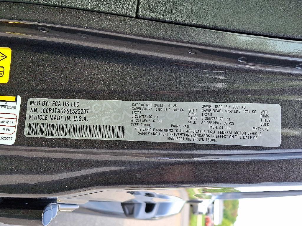 new 2025 Jeep Gladiator car, priced at $49,856