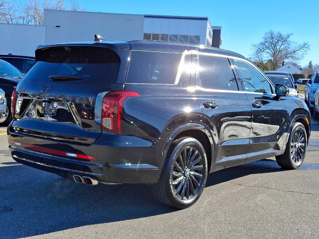 used 2024 Hyundai Palisade car, priced at $40,394