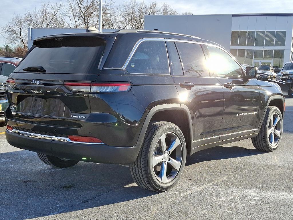 new 2025 Jeep Grand Cherokee car, priced at $52,130