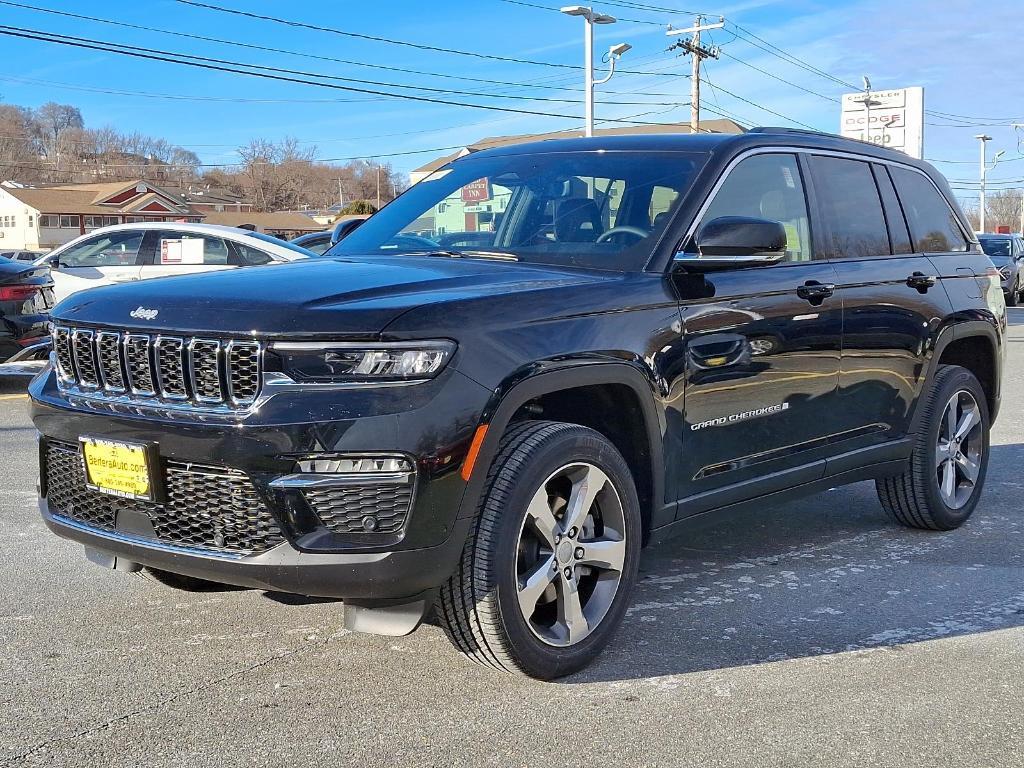 new 2025 Jeep Grand Cherokee car, priced at $52,130