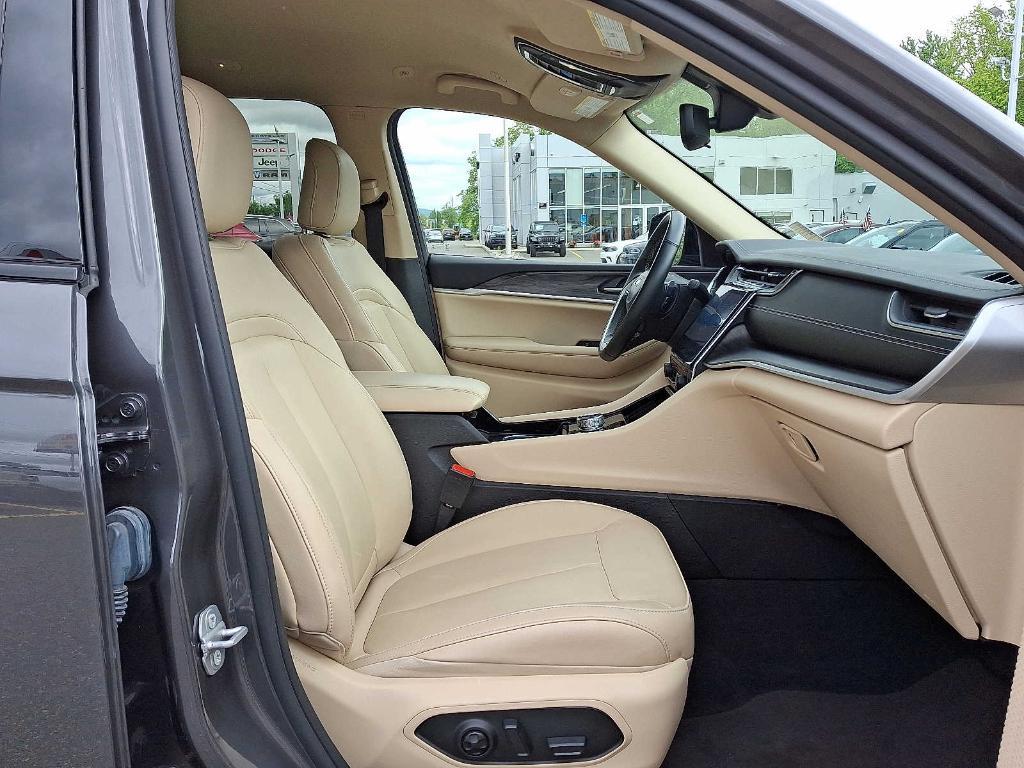 used 2021 Jeep Grand Cherokee L car, priced at $28,809