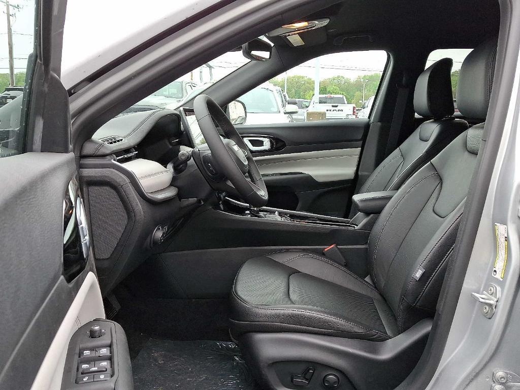 new 2025 Jeep Compass car, priced at $35,110