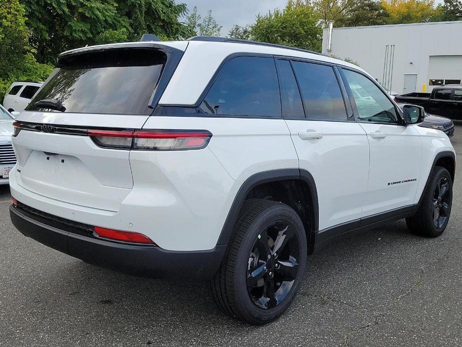 new 2024 Jeep Grand Cherokee car, priced at $43,575