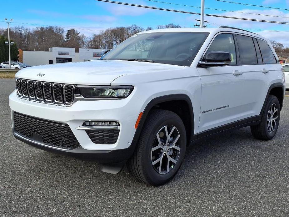 new 2025 Jeep Grand Cherokee car, priced at $49,649