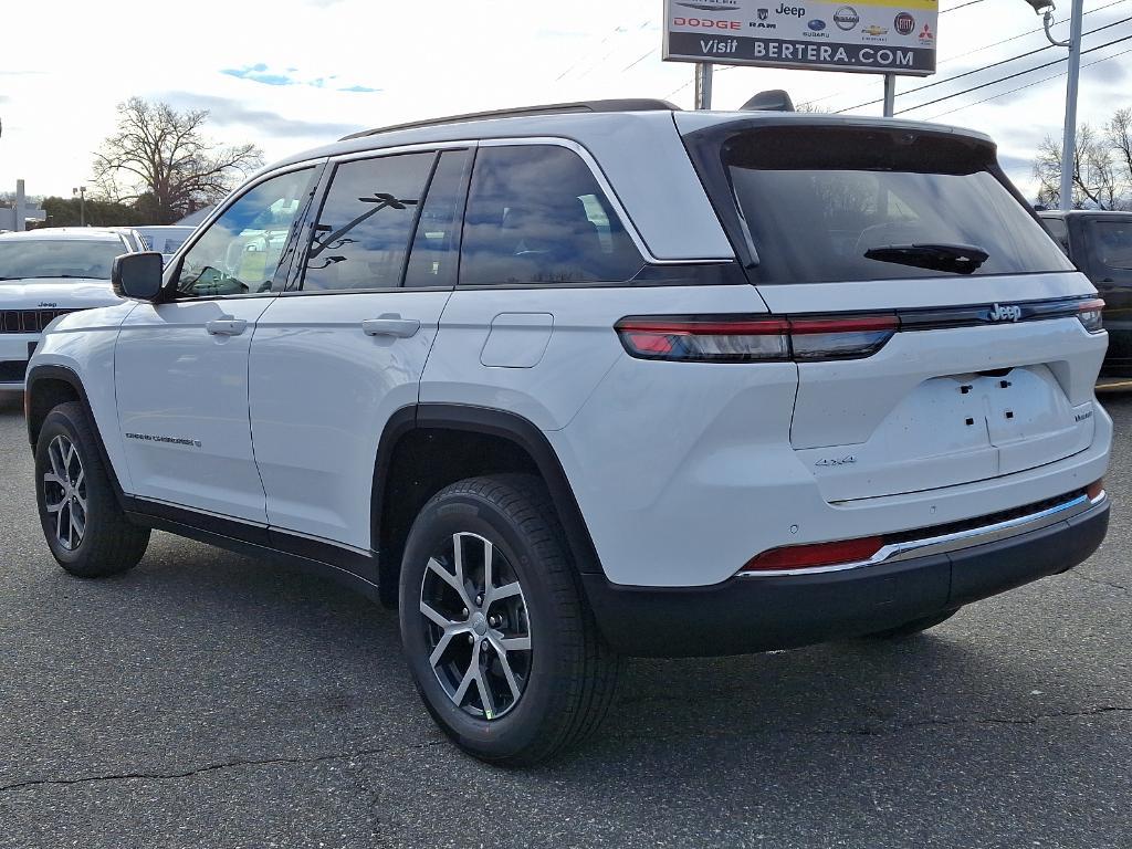 new 2025 Jeep Grand Cherokee car, priced at $46,140