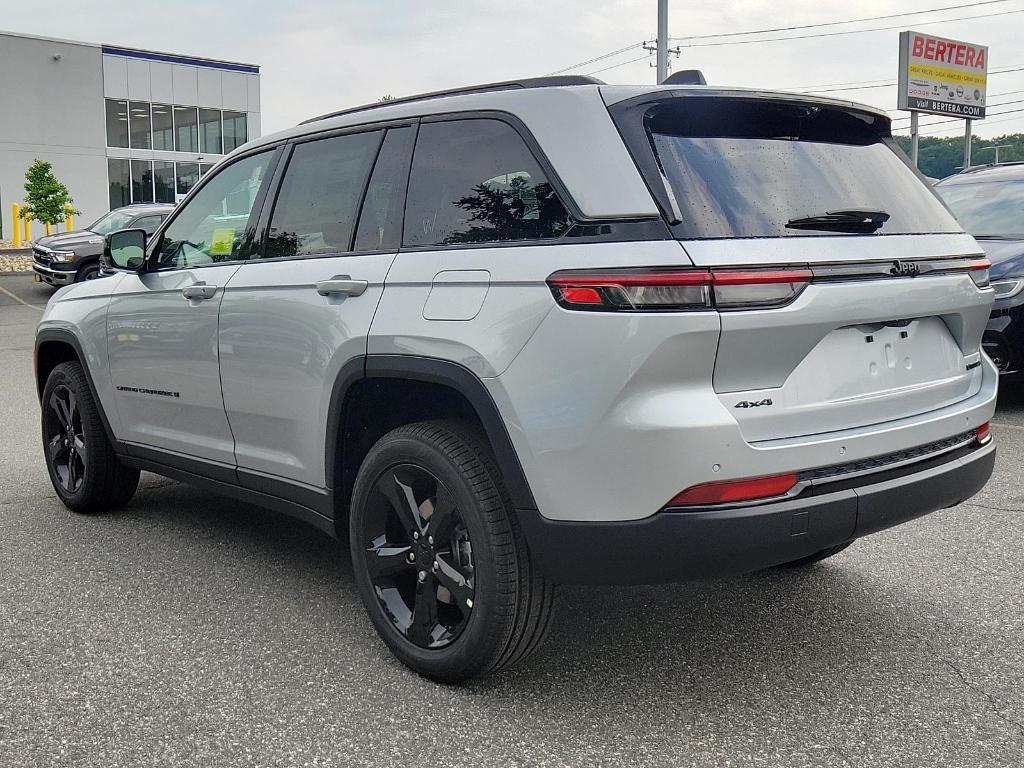 new 2024 Jeep Grand Cherokee car, priced at $52,455