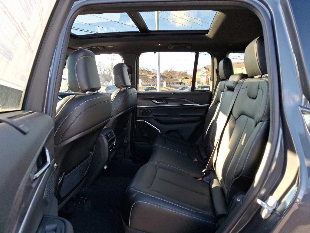 new 2025 Jeep Grand Cherokee car, priced at $56,730