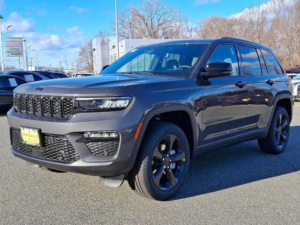 new 2025 Jeep Grand Cherokee car, priced at $55,061