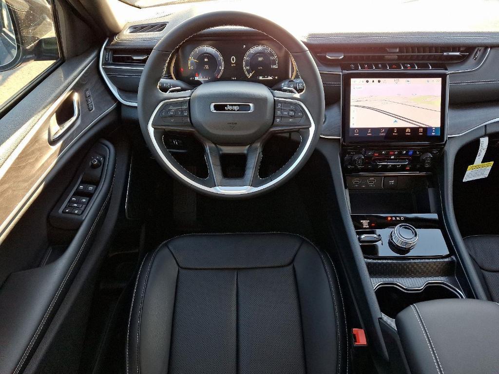new 2025 Jeep Grand Cherokee car, priced at $55,061