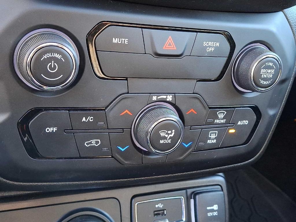 used 2018 Jeep Renegade car, priced at $15,907