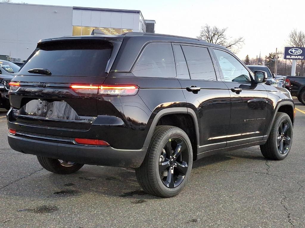 new 2025 Jeep Grand Cherokee car, priced at $49,305