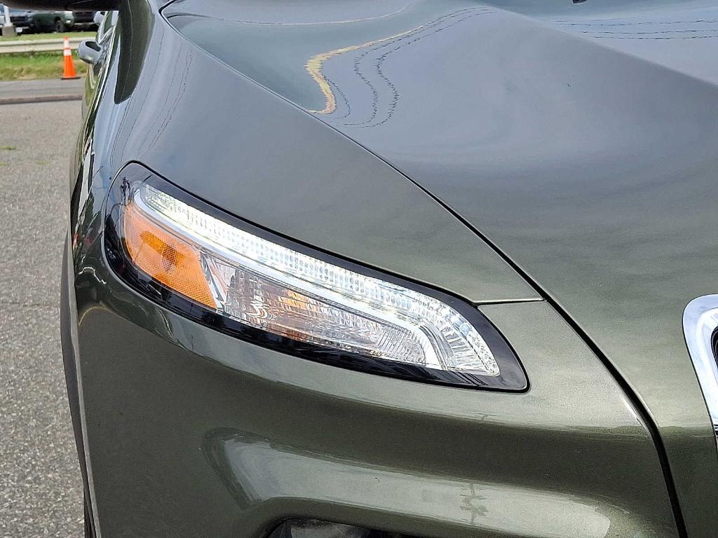 used 2018 Jeep Cherokee car, priced at $16,810