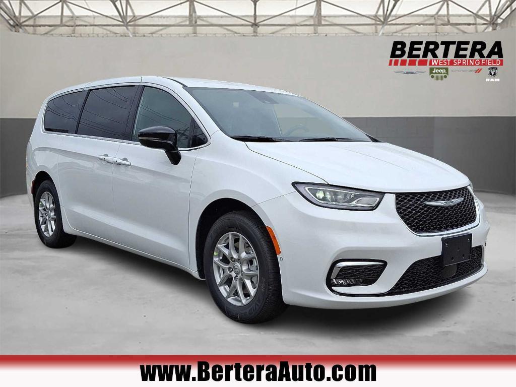new 2025 Chrysler Pacifica car, priced at $42,961